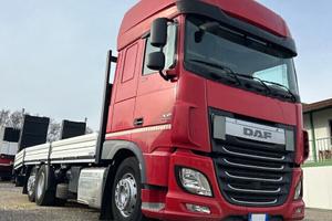 Daf xf440 3assi con pianale nuovo 7,80 m con rampe
