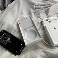 iPhone 13 A++ come nuovo senza un graff+ accessori