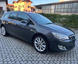 Opel Astra 1.7 CDTI 130CV Sports Tourer Cosmo Flee