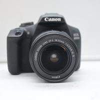 Canon EOS 2000D con obiettivo 18-55mm f/3.5-5.6 II