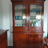 Elegante credenza in legno massello