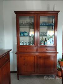 Elegante credenza in legno massello