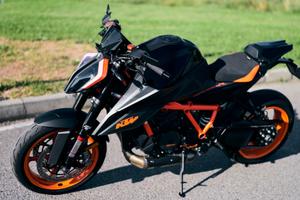 KTM Super Duke 1290 R 3.0 - (pari al nuovo)