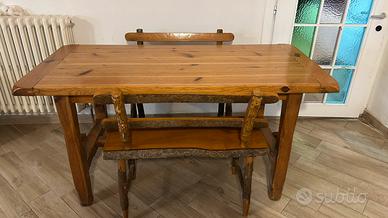 Tavolo con 2 panchette