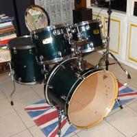 batteria acustica Mapex ( permuto ....ecc.. )