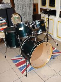 batteria acustica Mapex ( permuto ....ecc.. )