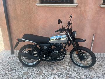 Brixton 125 usata (100km)