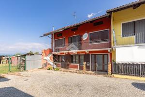 CASA SEMINDIPENDENTE A ALBIANO D'IVREA