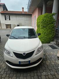 lancia ypsilon 1200 benzina 