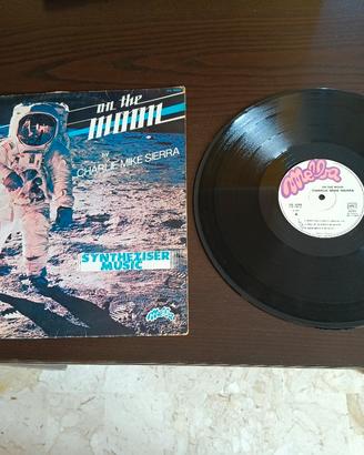 Vinile 33 giri "On the Moon" Charlie Mike Serra 
