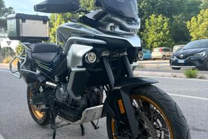 CF Moto - 800mt explore