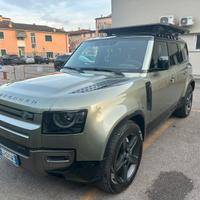Land Rover Defender 110 P300 Hybrid SE