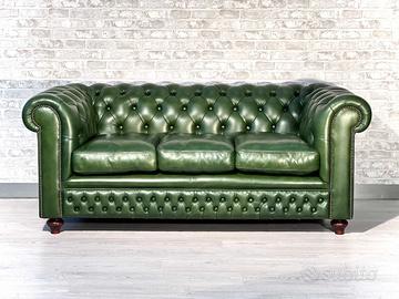 Divano Chesterfield 3 posti vintage inglese