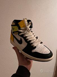 Nike Air Jordan Retro 1 High OG Volt
