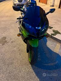 Kawasaki Ninja ZX9R