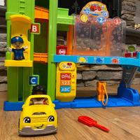 Stazione di servizio Fisher Price con rampa