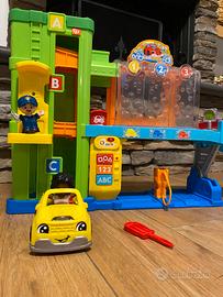 Stazione di servizio Fisher Price con rampa