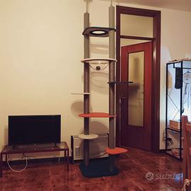 Albero tiragraffi per gatto
