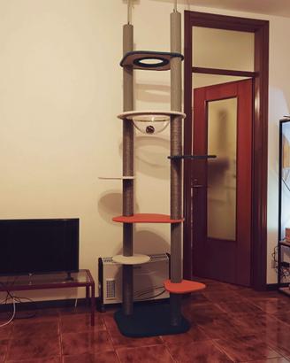 Albero tiragraffi per gatto