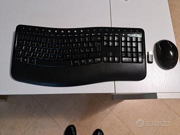 Tastiera wireless microsoft completa di mouse