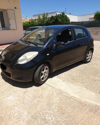 toyota yaris 1300  benzina 