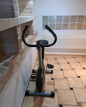 cyclette attrezzo sportivo