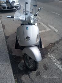 Vespa GTS 250