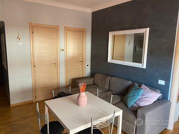 Bilocale con arredo e posto auto