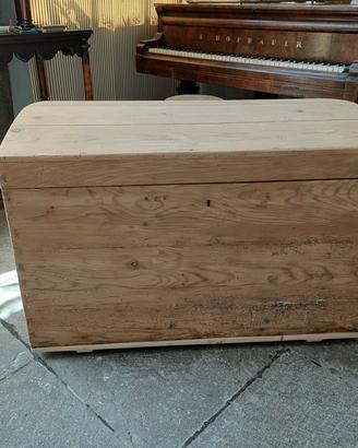 baule antico in abete
