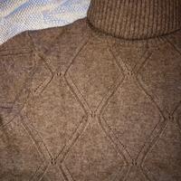 Maglione collo alto marrone