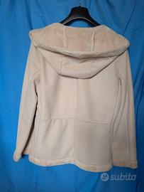 pelliccia sintetica  con cappuccio