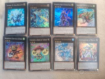 Yu-Gi-Oh! 8 carte collezionabili!