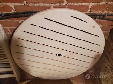 tavolo rotondo con 4 sedie