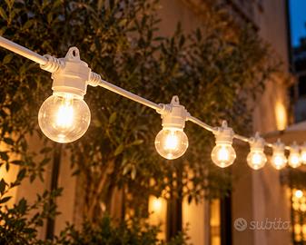 Catena luminosa con lampadine