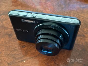 Fotocamera digitale Sony.