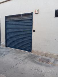 Box garage con bagno doccia 80 mq