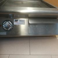 N. 1 fry top elettrico professionale