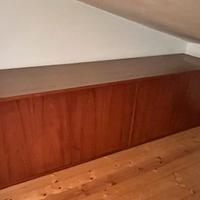 Armadio basso in legno