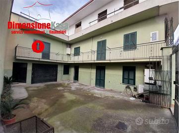 Casa indipendente di 262 m² con più di 5 locali e 