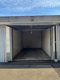 Box / Garage di 14 m² a Piscina