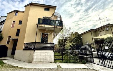 AMPIO DUE LOCALI - SENZA SPESE CONDOMINIALI