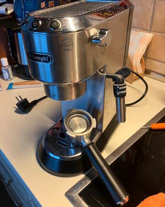 Macchina caffè Dedica DeLonghi