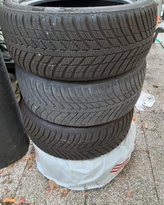 1  set di gomme auto