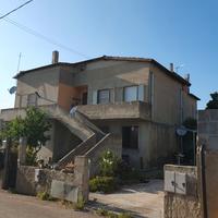 Palazzina/appartamenti con ampio terreno