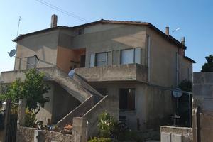 Palazzina/appartamenti con ampio terreno