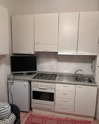 Cucina lineare semplice
