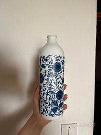 Vaso decorativo in vetro opalino bianco