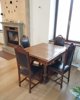 Tavolo antico in NOCE lavorato + 4 sedie