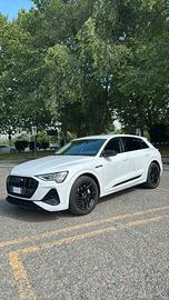 Audi q8 e tron 