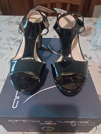 scarpe eleganti.